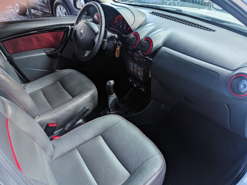 RENAULT SANDERO 1.6 STEPWAY 2014 2013/2014 RICARDO VEÍCULOS TEUTÔNIA / Carros no Vale