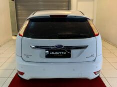 FORD FOCUS 2.0 TITANIUM PLUS HATCH 16V FLEX 4P AUTO 2012/2012 DUARTE VEÍCULOS PORTO ALEGRE / Carros no Vale