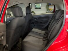 FIAT PUNTO 1.6 ESSENCE 16V FLEX 4P MANUAL 2011/2011 JOÃO CARROS MULTIMARCAS GUAPORÉ / Carros no Vale