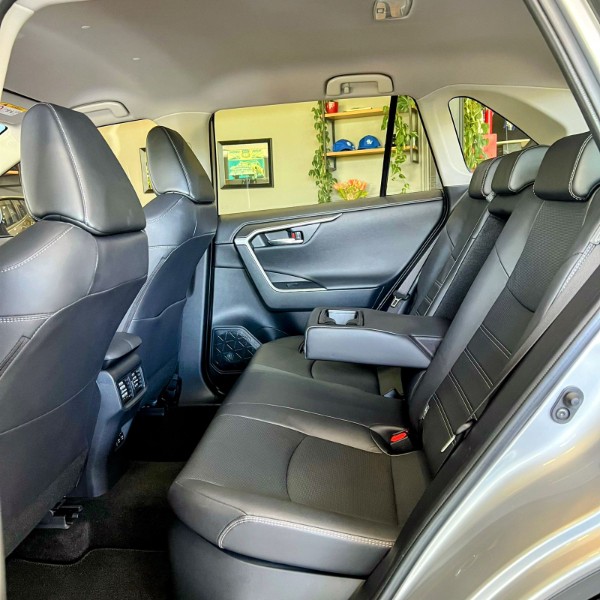 TOYOTA RAV4 2.5 S 4X4 HYBRID 2019/2019 JOÃO CARROS MULTIMARCAS GUAPORÉ / Carros no Vale