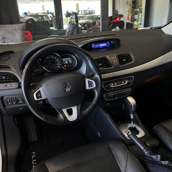 RENAULT FLUENCE 2.0 DYNAMIQUE PLUS 16V 2013/2013 JOÃO CARROS MULTIMARCAS GUAPORÉ / Carros no Vale