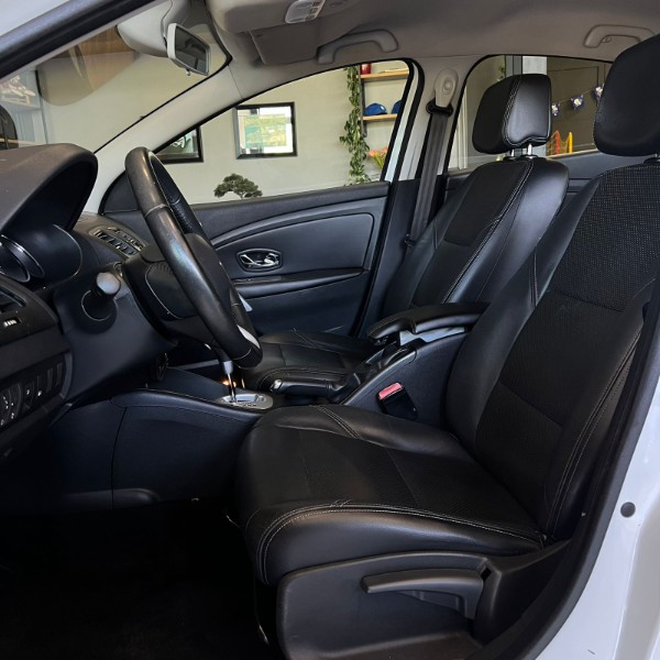 RENAULT FLUENCE 2.0 DYNAMIQUE PLUS 16V 2013/2013 JOÃO CARROS MULTIMARCAS GUAPORÉ / Carros no Vale