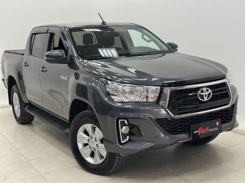 TOYOTA HILUX 2.8 D-4D TURBO DIESEL CD SR 4X4 AUTOMÁTICO 2020/2020 MAIS FÁCIL VEÍCULOS SANTA CRUZ DO SUL / Carros no Vale TOYOTA HILUX 2.8 D-4D TURBO DIESEL CD SR 4X4 AUTOMÁTICO 2020/2020 MAIS FÁCIL VEÍCULOS SANTA CRUZ DO SUL / Carros no Vale