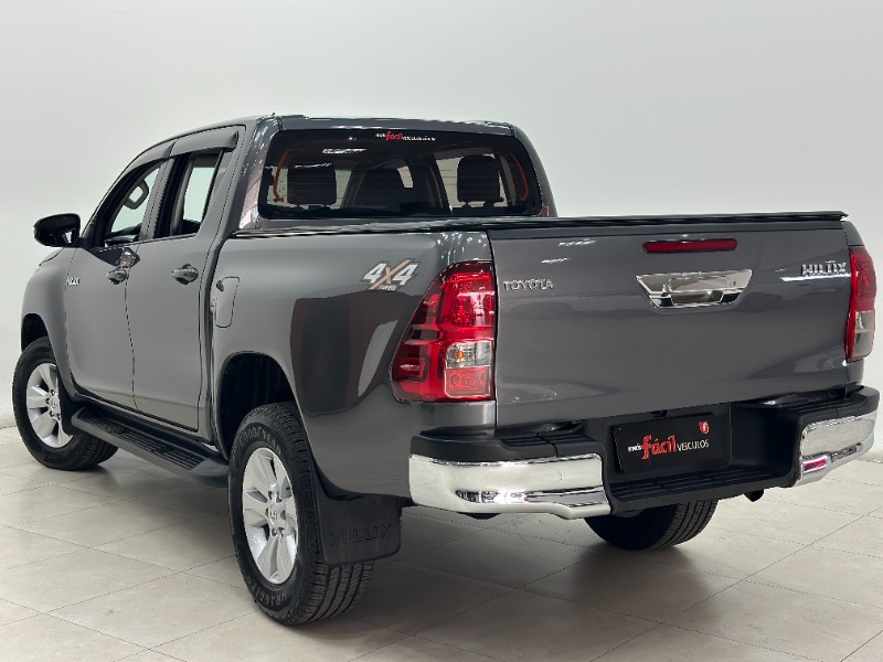 TOYOTA HILUX 2.8 D-4D TURBO DIESEL CD SR 4X4 AUTOMÁTICO 2020/2020 MAIS FÁCIL VEÍCULOS SANTA CRUZ DO SUL / Carros no Vale TOYOTA HILUX 2.8 D-4D TURBO DIESEL CD SR 4X4 AUTOMÁTICO 2020/2020 MAIS FÁCIL VEÍCULOS SANTA CRUZ DO SUL / Carros no Vale