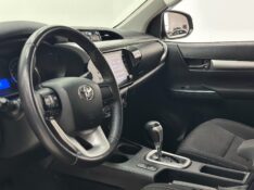 TOYOTA HILUX 2.8 D-4D TURBO DIESEL CD SR 4X4 AUTOMÁTICO 2020/2020 MAIS FÁCIL VEÍCULOS SANTA CRUZ DO SUL / Carros no Vale