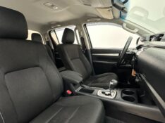 TOYOTA HILUX 2.8 D-4D TURBO DIESEL CD SR 4X4 AUTOMÁTICO 2020/2020 MAIS FÁCIL VEÍCULOS SANTA CRUZ DO SUL / Carros no Vale