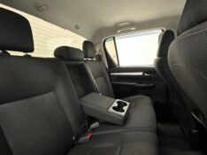 TOYOTA HILUX 2.8 D-4D TURBO DIESEL CD SR 4X4 AUTOMÁTICO 2020/2020 MAIS FÁCIL VEÍCULOS SANTA CRUZ DO SUL / Carros no Vale