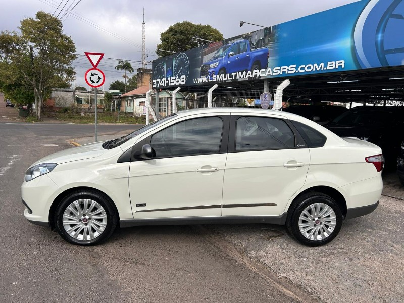 FIAT GRAND SIENA ESSENCE 1.6 FLEX 16V 2016/2016 LS MULTIMARCAS VENÂNCIO AIRES / Carros no Vale