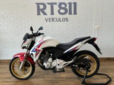HONDA MOTOS CB 300R /2015 RT 811 VEÍCULOS ARROIO DO MEIO / Carros no Vale