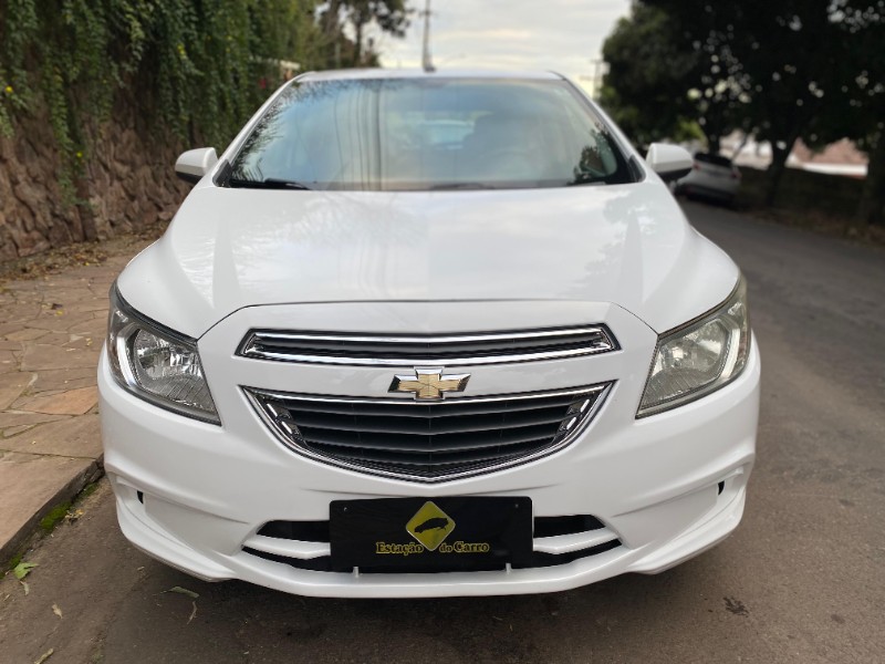 CHEVROLET ONIX LT 1.0 2014/2015 ESTAÇÃO DO CARRO ESTRELA / Carros no Vale