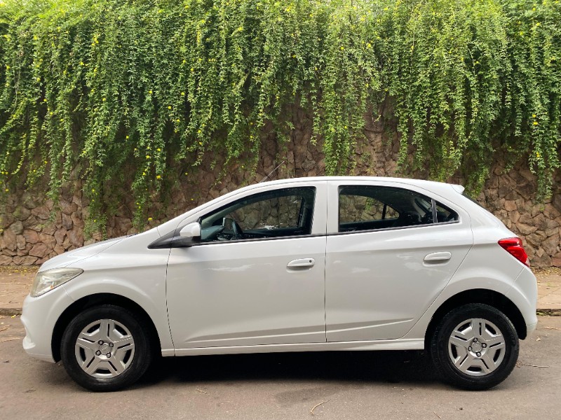 CHEVROLET ONIX LT 1.0 2014/2015 ESTAÇÃO DO CARRO ESTRELA / Carros no Vale