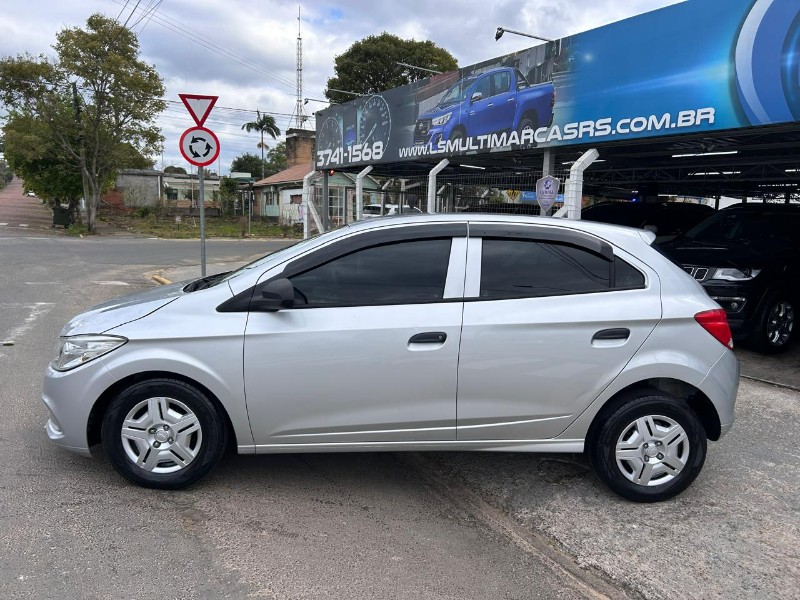 CHEVROLET ONIX HATCH JOY 1.0 8V FLEX 5P MEC. 2017/2017 LS MULTIMARCAS VENÂNCIO AIRES / Carros no Vale