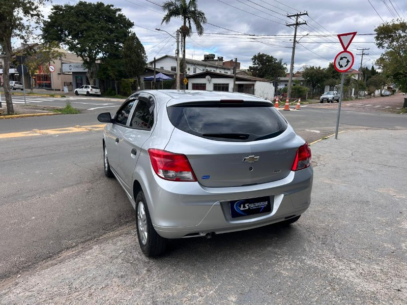 CHEVROLET ONIX HATCH JOY 1.0 8V FLEX 5P MEC. 2017/2017 LS MULTIMARCAS VENÂNCIO AIRES / Carros no Vale