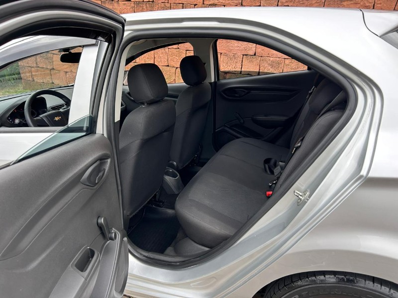 CHEVROLET ONIX HATCH JOY 1.0 8V FLEX 5P MEC. 2017/2017 LS MULTIMARCAS VENÂNCIO AIRES / Carros no Vale