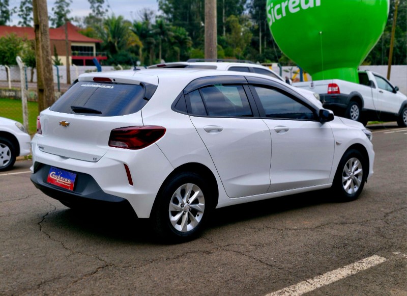 CHEVROLET ONIX HATCH LT 1.0 8V FLEXPOWER 5P MEC. 2022/2023 CRUZEIRO MULTIMARCAS CRUZEIRO DO SUL / Carros no Vale