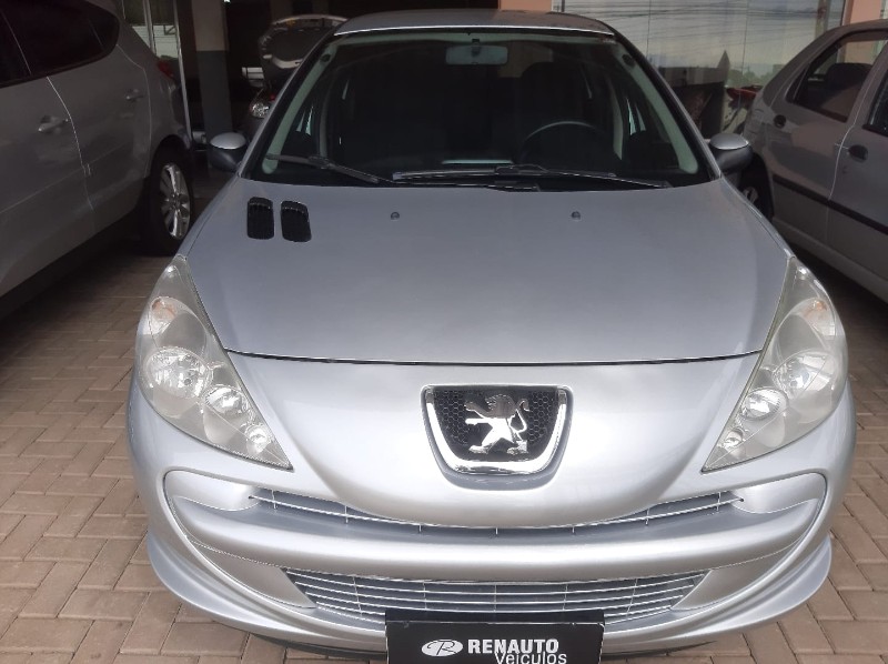 PEUGEOT 207 SEDAN PASSION XR 1.4 8V FLEX 2013/2013 RENAUTO VEÍCULOS LAJEADO / Carros no Vale