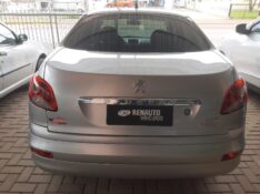 PEUGEOT 207 SEDAN PASSION XR 1.4 8V FLEX 2013/2013 RENAUTO VEÍCULOS LAJEADO / Carros no Vale