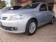 VOLKSWAGEN VOYAGE 1.6 2009/2010 RENAUTO VEÍCULOS LAJEADO / Carros no Vale