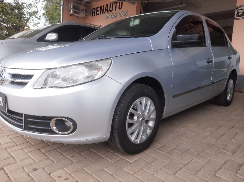 VOLKSWAGEN VOYAGE 1.6 2009/2010 RENAUTO VEÍCULOS LAJEADO / Carros no Vale