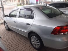 VOLKSWAGEN VOYAGE 1.6 2009/2010 RENAUTO VEÍCULOS LAJEADO / Carros no Vale