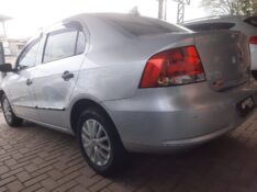 VOLKSWAGEN VOYAGE 1.6 2009/2010 RENAUTO VEÍCULOS LAJEADO / Carros no Vale
