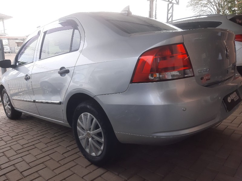 VOLKSWAGEN VOYAGE 1.6 2009/2010 RENAUTO VEÍCULOS LAJEADO / Carros no Vale