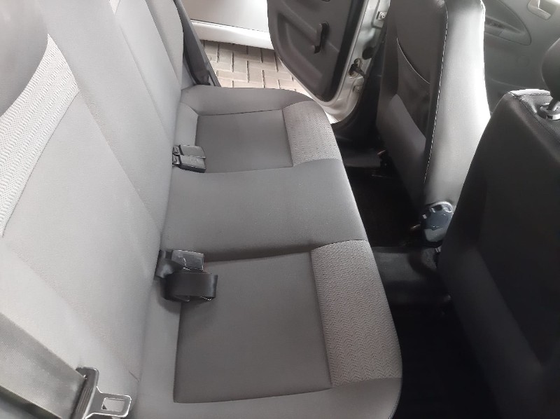 VOLKSWAGEN VOYAGE 1.6 2009/2010 RENAUTO VEÍCULOS LAJEADO / Carros no Vale