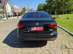 VOLKSWAGEN VIRTUS 1.0 200 TSI COMFORTLINE AUTOMATICO 2018/2018 ELY AUTOMÓVEIS LAJEADO / Carros no Vale