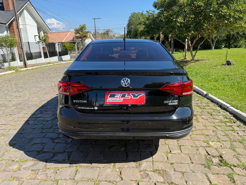 VOLKSWAGEN VIRTUS 1.0 200 TSI COMFORTLINE AUTOMATICO 2018/2018 ELY AUTOMÓVEIS LAJEADO / Carros no Vale