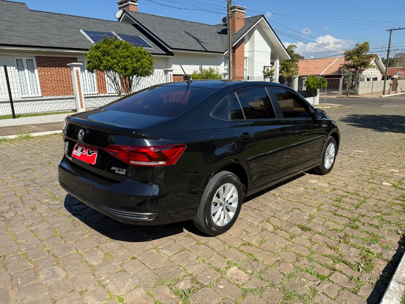 VOLKSWAGEN VIRTUS 1.0 200 TSI COMFORTLINE AUTOMATICO 2018/2018 ELY AUTOMÓVEIS LAJEADO / Carros no Vale