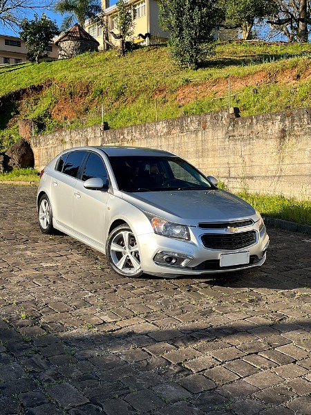 CHEVROLET CRUZE 1.8 LT SPORT6 16V FLEX 4P AUTOMATICO 2015/2016 BOSCO AUTOMÓVEIS GUAPORÉ / Carros no Vale