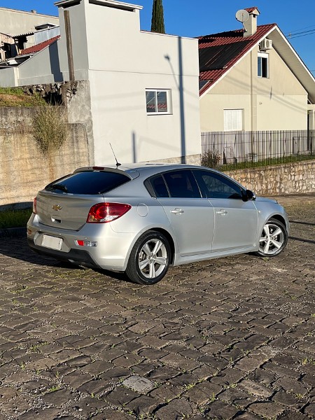 CHEVROLET CRUZE 1.8 LT SPORT6 16V FLEX 4P AUTOMATICO 2015/2016 BOSCO AUTOMÓVEIS GUAPORÉ / Carros no Vale