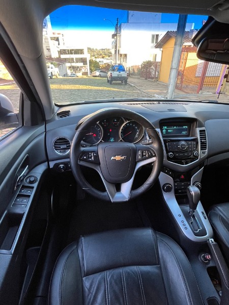 CHEVROLET CRUZE 1.8 LT SPORT6 16V FLEX 4P AUTOMATICO 2015/2016 BOSCO AUTOMÓVEIS GUAPORÉ / Carros no Vale