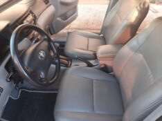 TOYOTA COROLLA 1.8 SEG 16V 2002/2003 RENAUTO VEÍCULOS LAJEADO / Carros no Vale