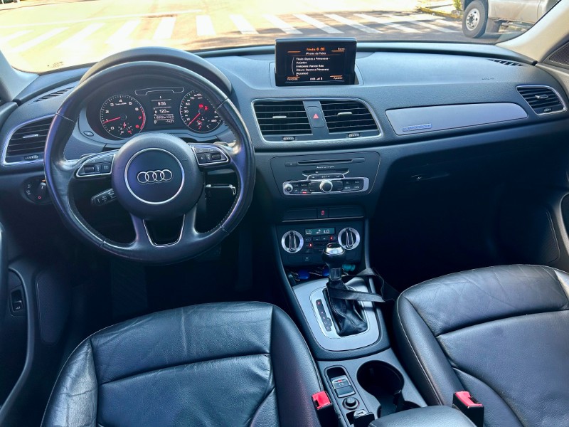 AUDI Q3 AMBIENTE 2.0 TFSI 2015/2015 SÉTIMA VEÍCULOS GUAPORÉ / Carros no Vale