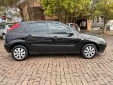 FORD FOCUS 1.6 GLX 8V FLEX 4P MANUAL 2006/2007 COMPLETO VEÍCULOS GUAPORÉ / Carros no Vale