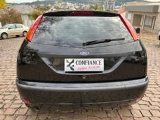 FORD FOCUS 1.6 GLX 8V FLEX 4P MANUAL 2006/2007 COMPLETO VEÍCULOS GUAPORÉ / Carros no Vale