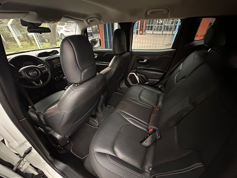 JEEP RENEGADE 1.8 /2018 MENEGHINI VEÍCULOS ARROIO DO MEIO / Carros no Vale