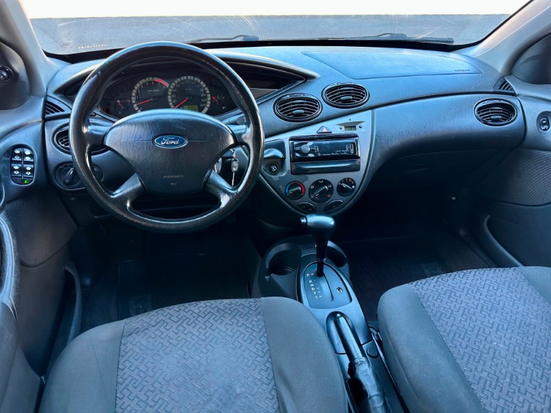 FORD FOCUS HATCH 2.0 GLX 2008/2008 SÉTIMA VEÍCULOS GUAPORÉ / Carros no Vale