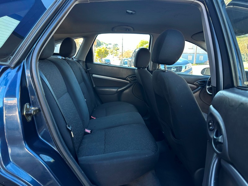 FORD FOCUS HATCH 2.0 GLX 2008/2008 SÉTIMA VEÍCULOS GUAPORÉ / Carros no Vale