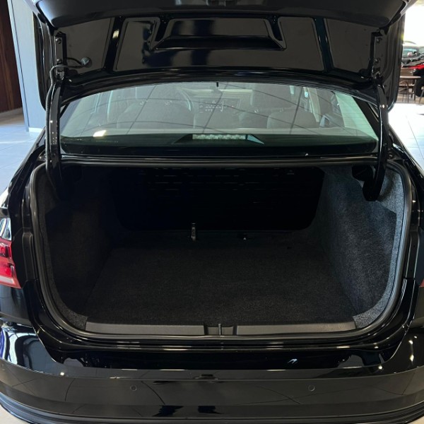 VOLKSWAGEN VIRTUS 1.6 MSI TOTAL FLEX AUTOMÁTICO 2021/2021 JOÃO CARROS MULTIMARCAS GUAPORÉ / Carros no Vale