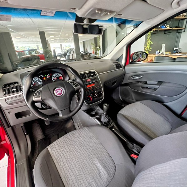 FIAT PUNTO 1.6 ESSENCE 16V FLEX 4P MANUAL 2011/2011 JOÃO CARROS MULTIMARCAS GUAPORÉ / Carros no Vale FIAT PUNTO 1.6 ESSENCE 16V FLEX 4P MANUAL 2011/2011 JOÃO CARROS MULTIMARCAS GUAPORÉ / Carros no Vale