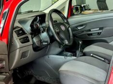 FIAT PUNTO 1.6 ESSENCE 16V FLEX 4P MANUAL 2011/2011 JOÃO CARROS MULTIMARCAS GUAPORÉ / Carros no Vale