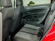 FIAT PUNTO 1.6 ESSENCE 16V FLEX 4P MANUAL 2011/2011 JOÃO CARROS MULTIMARCAS GUAPORÉ / Carros no Vale