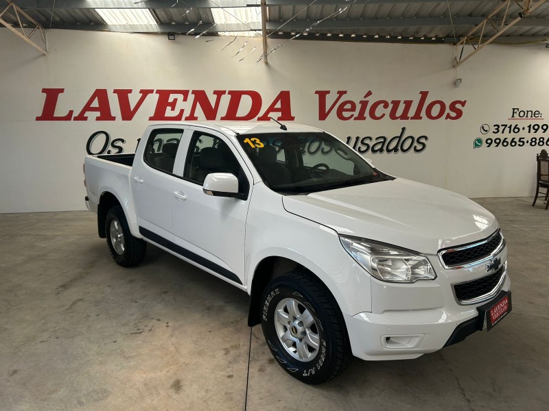 CHEVROLET S10 LT 2.4 2012/2013 LAVENDA VEÍCULOS ARROIO DO MEIO / Carros no Vale