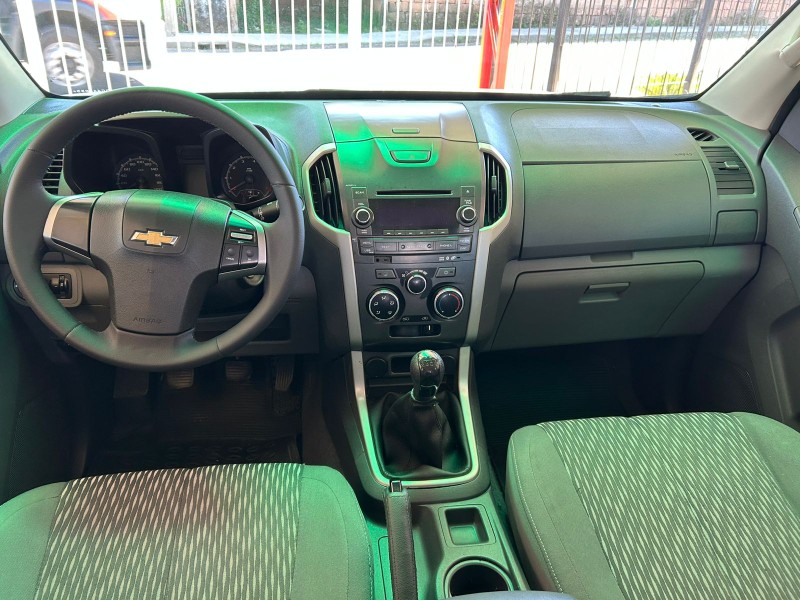 CHEVROLET S10 LT 2.4 2012/2013 LAVENDA VEÍCULOS ARROIO DO MEIO / Carros no Vale