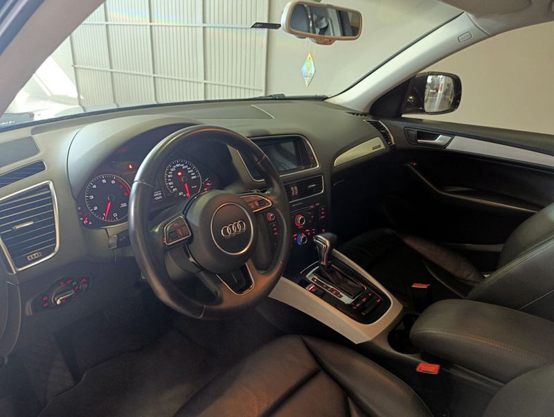 Audi Q5 2.0 Tfsi 16v Quattro Ambiente 2014/2014 SIM VEÍCULOS PORTO ALEGRE / Carros no Vale