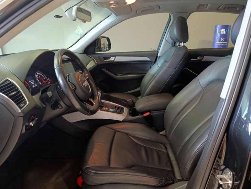Audi Q5 2.0 Tfsi 16v Quattro Ambiente 2014/2014 SIM VEÍCULOS PORTO ALEGRE / Carros no Vale