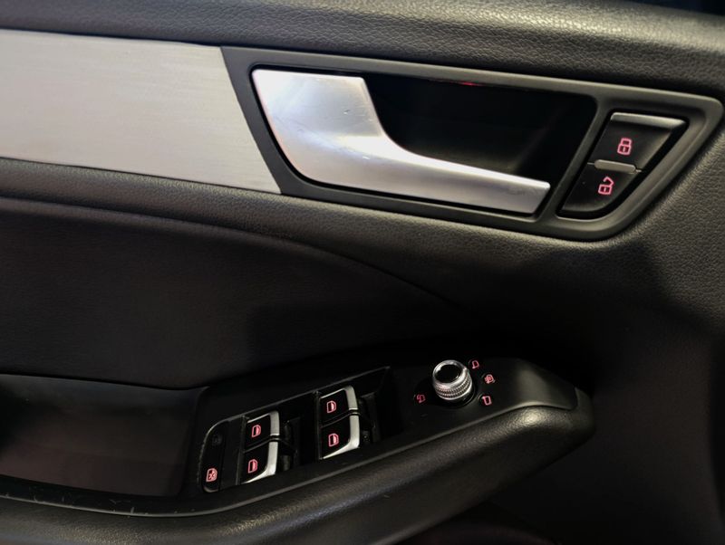 Audi Q5 2.0 Tfsi 16v Quattro Ambiente 2014/2014 SIM VEÍCULOS PORTO ALEGRE / Carros no Vale