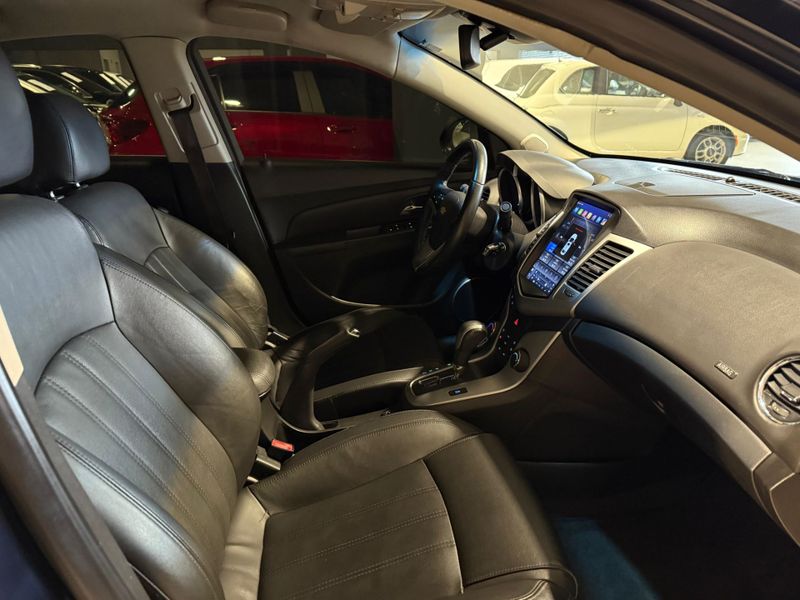 Chevrolet Cruze 1.8 Lt 16v 2012/2013 SIM VEÍCULOS PORTO ALEGRE / Carros no Vale